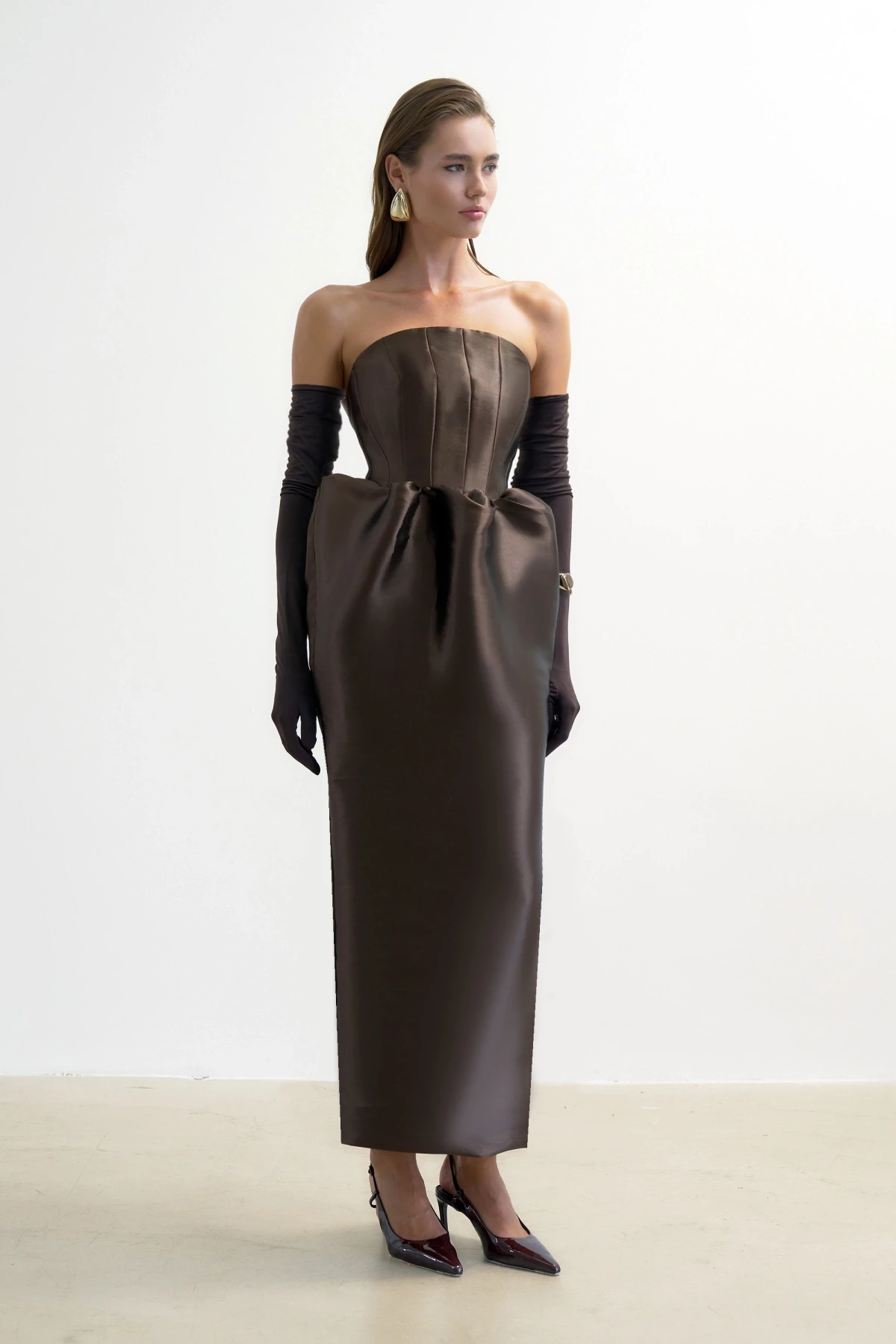 BROWN CORSETED MIDI DRESS WITH BALLOON-SKIRT DETAIL