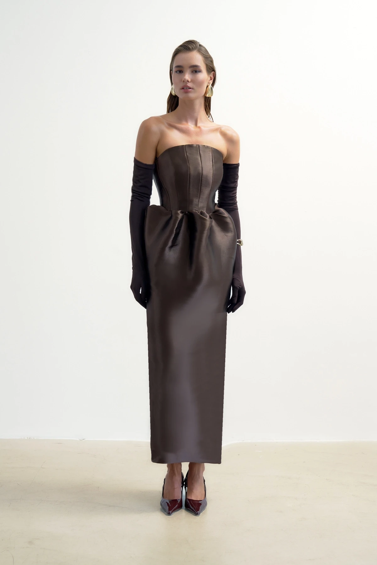 BROWN CORSETED MIDI DRESS WITH BALLOON-SKIRT DETAIL