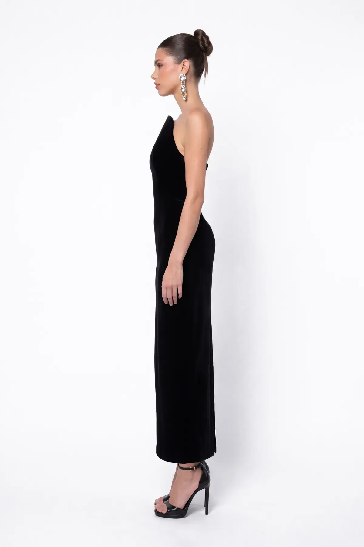 SİYAH KADİFE MİDİ BODYCON ELBİSE
