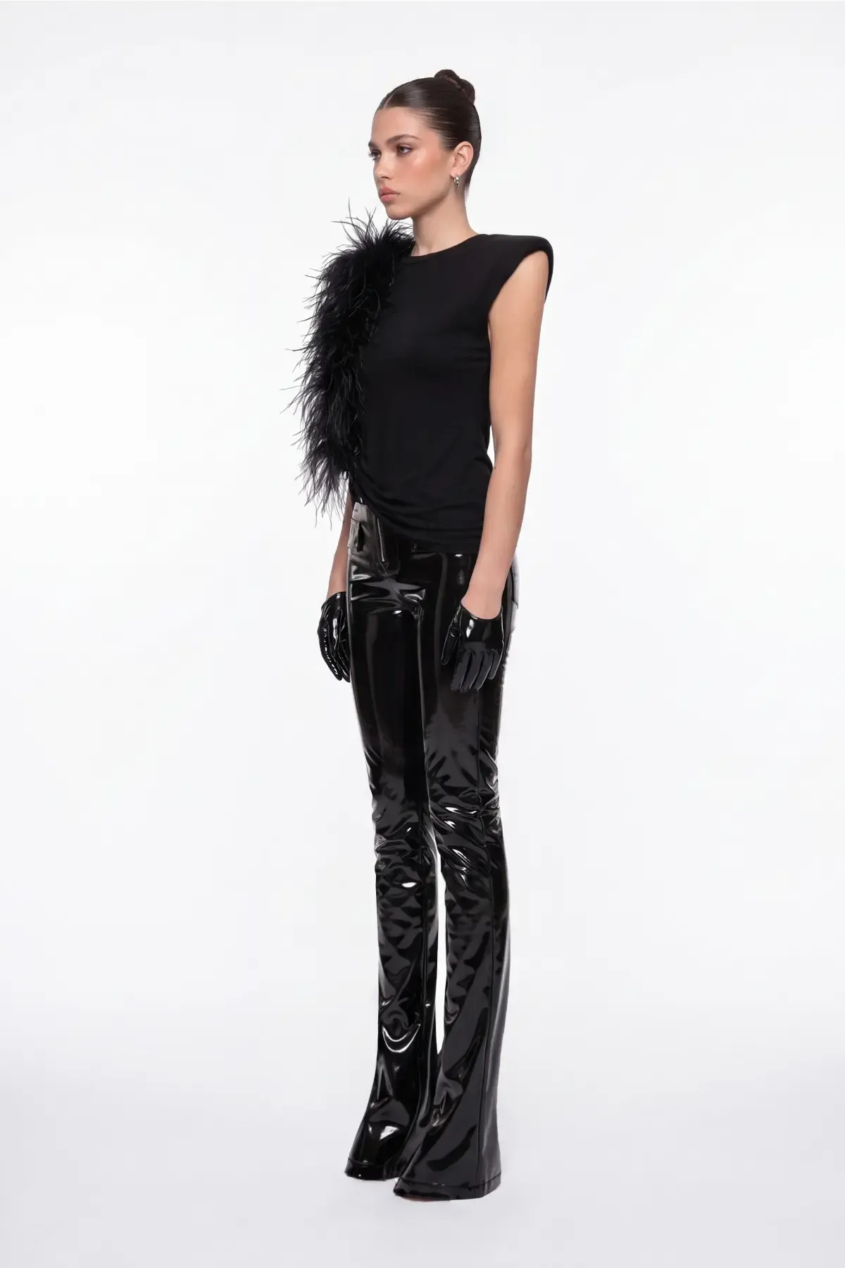 SİYAH TÜY DETAYLI TİŞÖRT