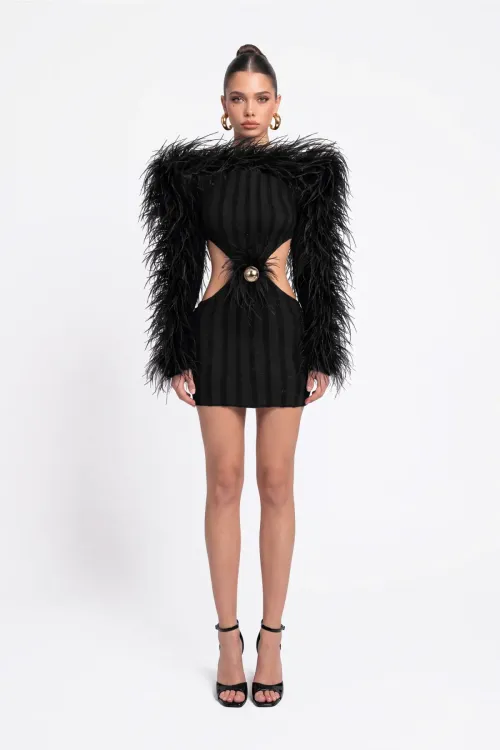SİYAH TÜY DETAYLI CUT-OUT KADİFE ŞERİTLI MİNİ ELBİSE
